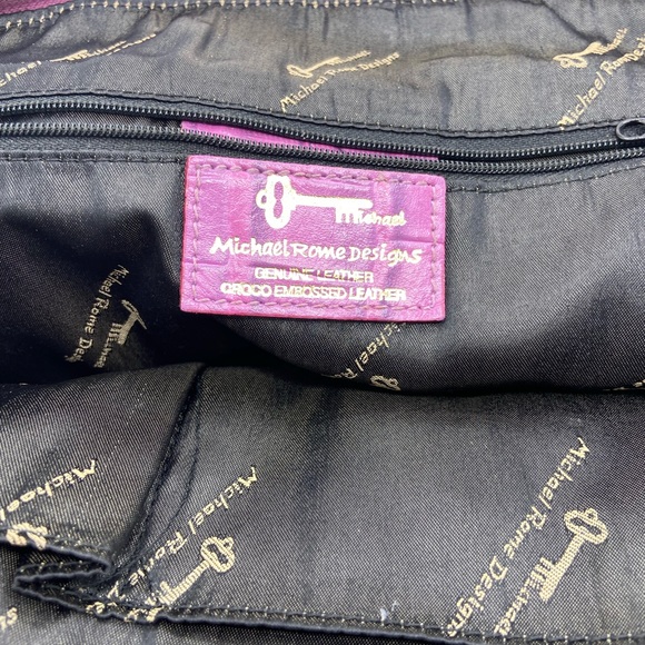 MICHAEL ROME LEARN CROCO EMBOSSED SHOULDER BAG - Picture 6 of 9